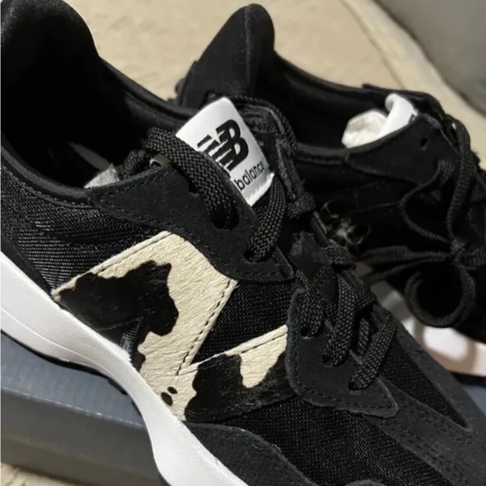 New Balance Women’s 327 Black w/cow print brand new in box shoes . Size 9.5